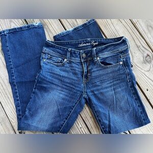 2011 American Eagle Women's size 4 Short Dark Blue Boyfriend denim Jeans